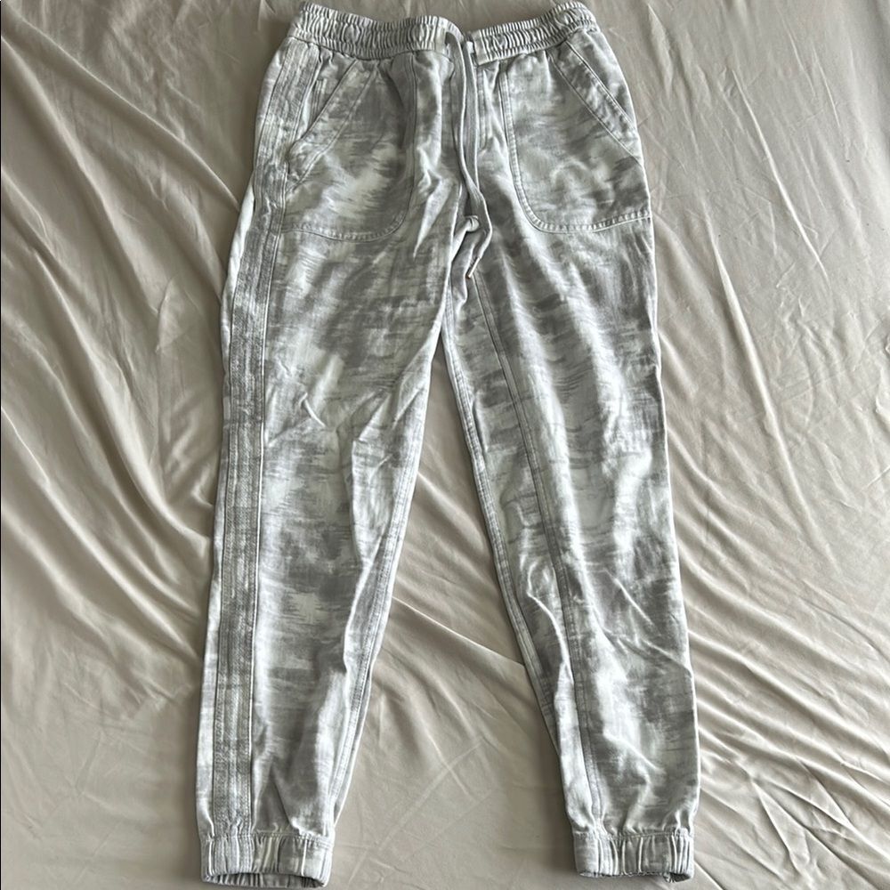 Athleta Farallon Gray Jogger Sweatpants with Elastic Cuffs Size 2